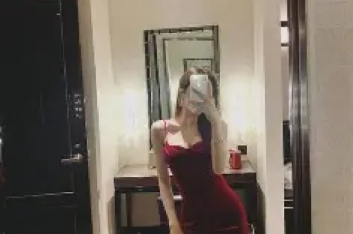 香港女星淡出娱乐多年曾因丈夫出轨离婚如今在国外经营武馆